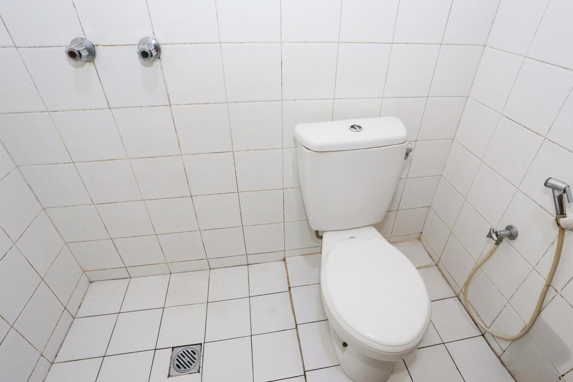 Capital O 93349 Hotel Gondangdia ボゴール エクステリア 写真