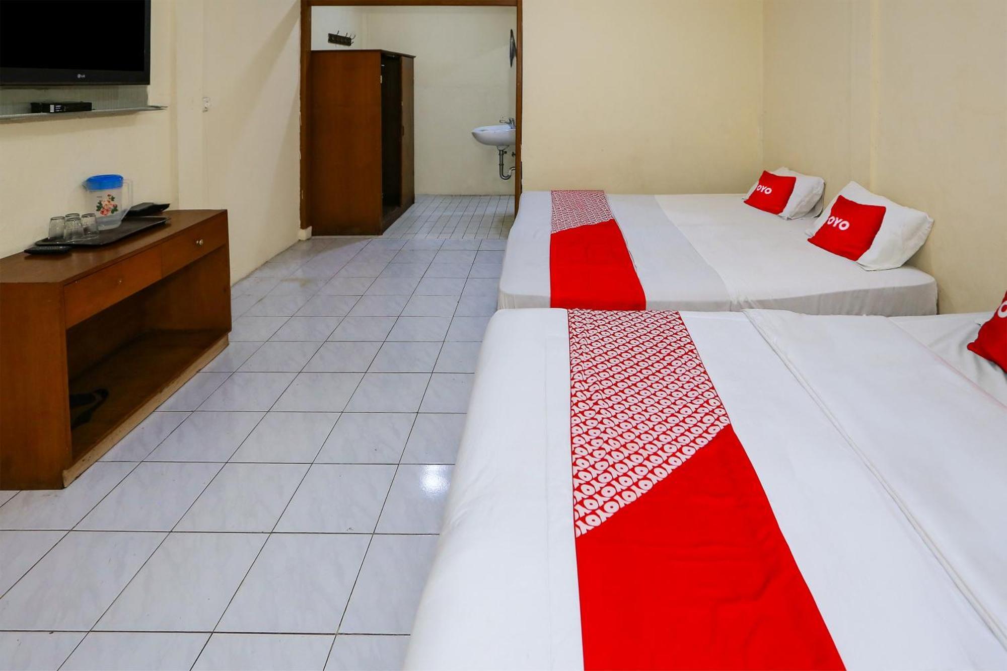 Capital O 93349 Hotel Gondangdia ボゴール エクステリア 写真
