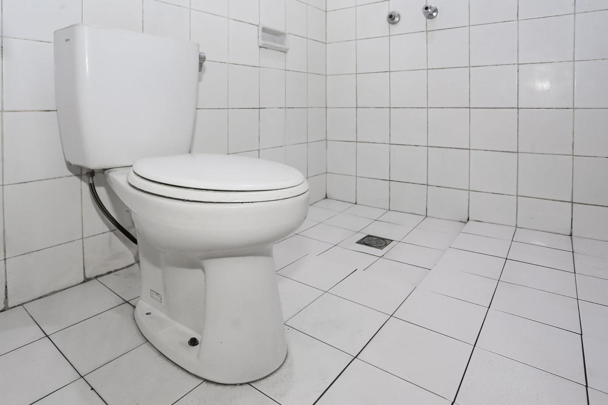 Capital O 93349 Hotel Gondangdia ボゴール エクステリア 写真